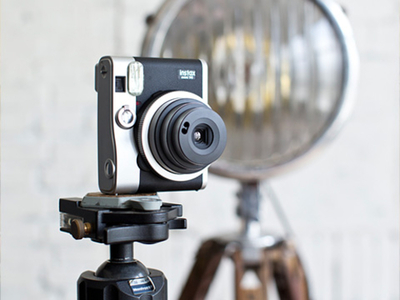 富士发布顶级复古拍立得相机mini 90 一次成像艺术的经典重塑